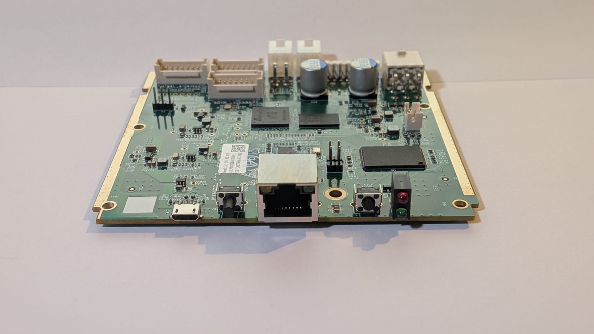 Port Ethernet et connectique carte de contrôle Antminer S19k Pro