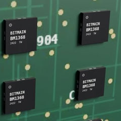 BM1368-ASIC-Chips, aufgereiht auf einem Hashboard des Antminer S21 Hydro, Rendering unseres 3D-Modells